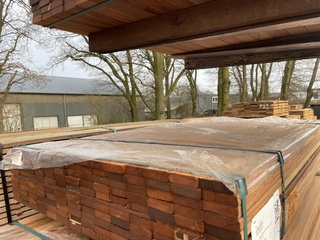 Ca. 140x Angelim Pedra Planken Geschaafd, 21x70mm, lengte 155cm